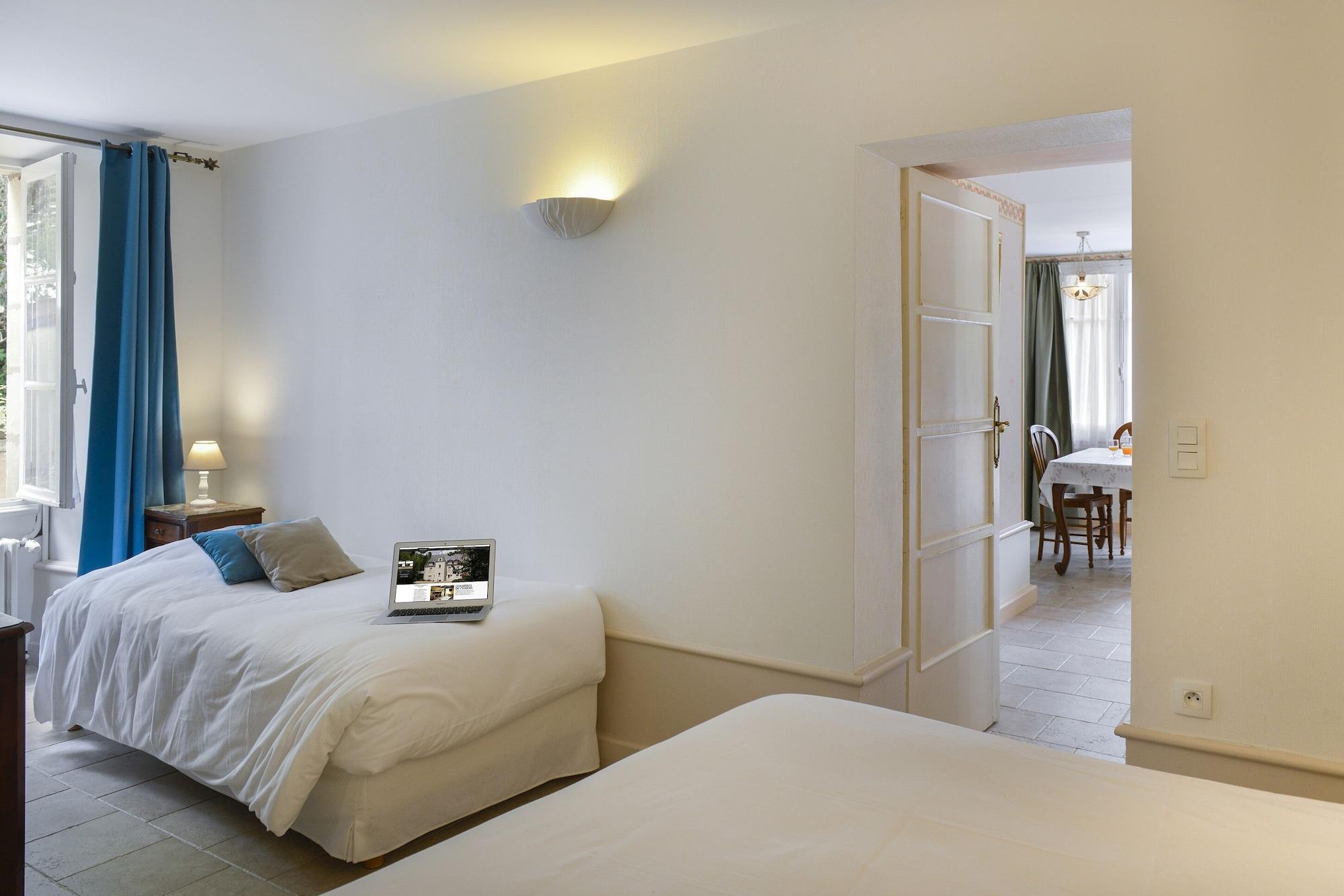 Logis Manoir De La Giraudiere Beaumont-en-Véron Zewnętrze zdjęcie