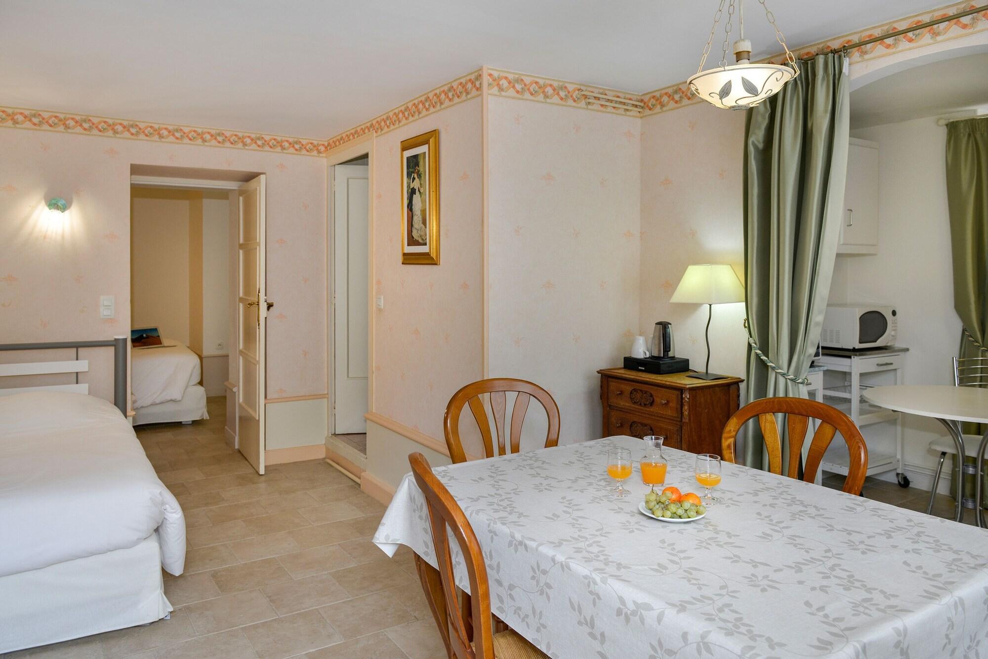 Logis Manoir De La Giraudiere Beaumont-en-Véron Zewnętrze zdjęcie