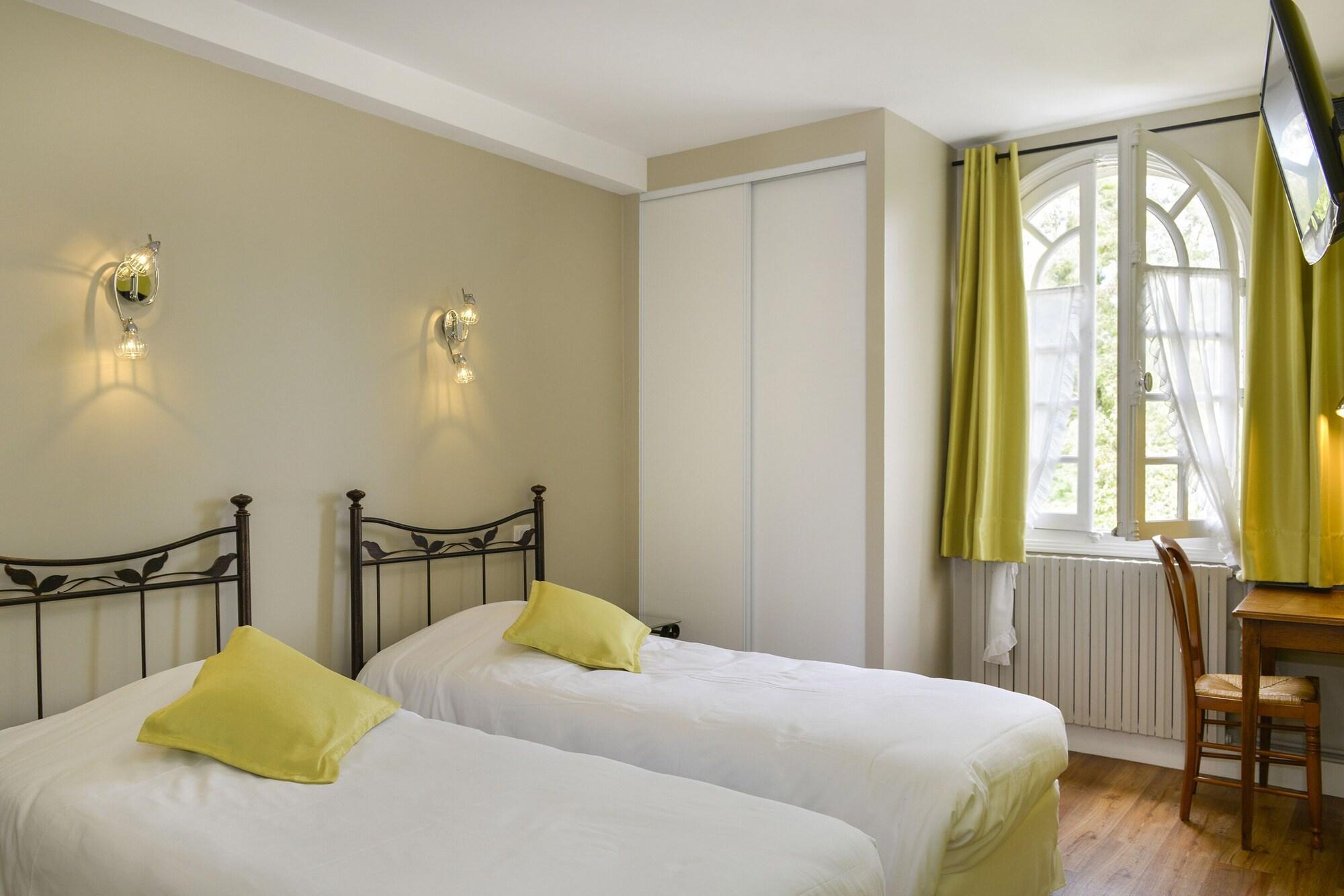 Logis Manoir De La Giraudiere Beaumont-en-Véron Zewnętrze zdjęcie