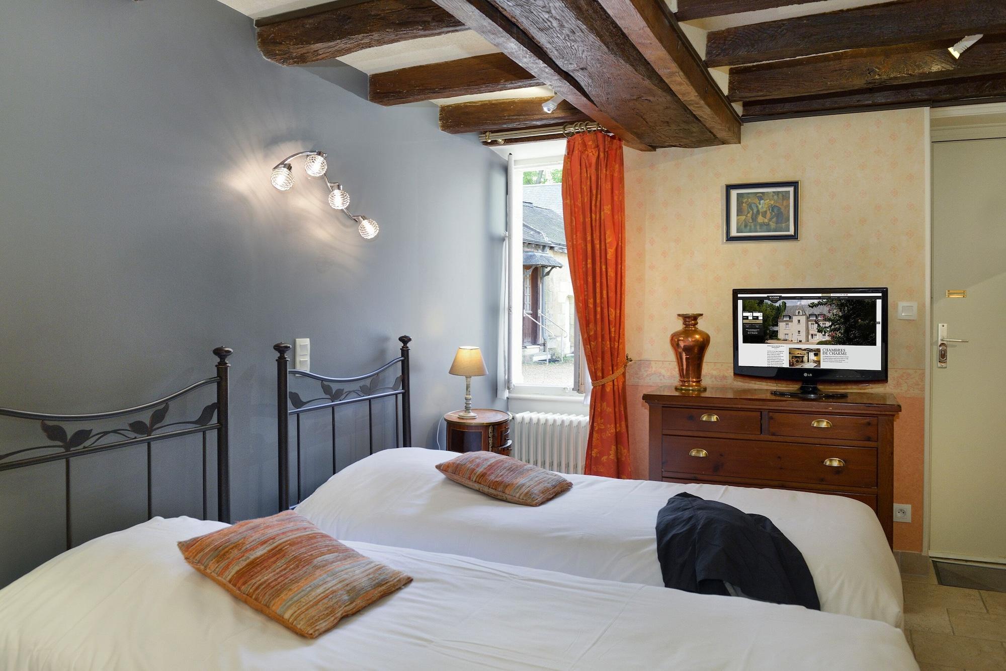 Logis Manoir De La Giraudiere Beaumont-en-Véron Zewnętrze zdjęcie