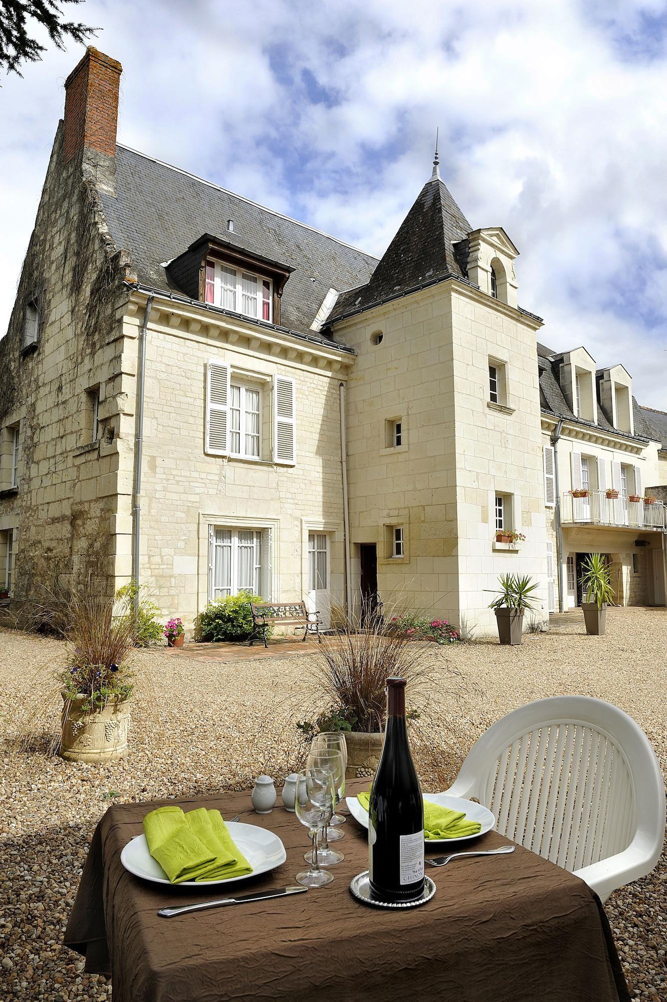 Logis Manoir De La Giraudiere Beaumont-en-Véron Zewnętrze zdjęcie