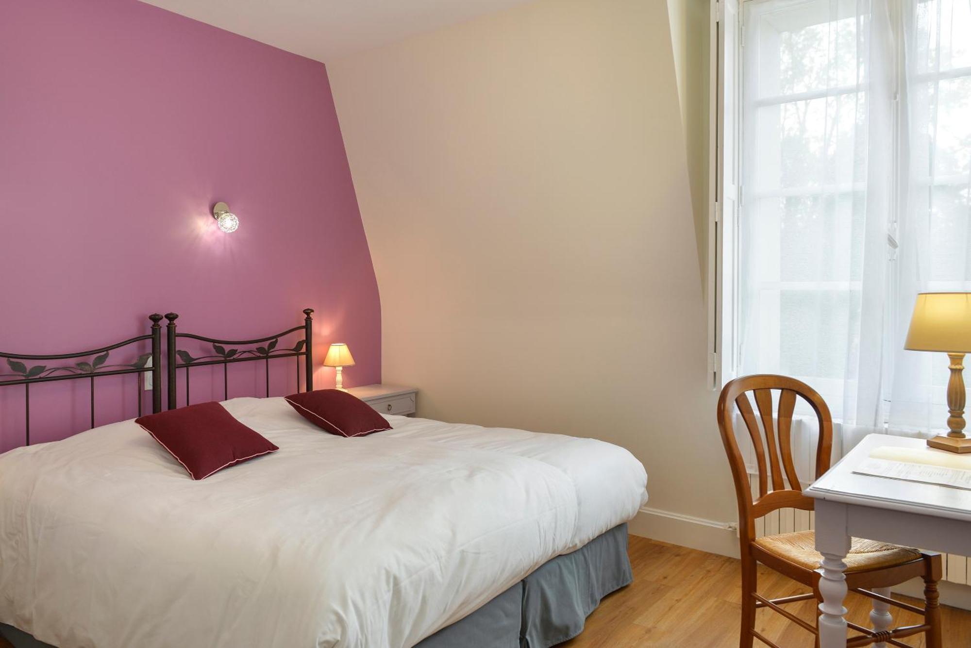 Logis Manoir De La Giraudiere Beaumont-en-Véron Zewnętrze zdjęcie