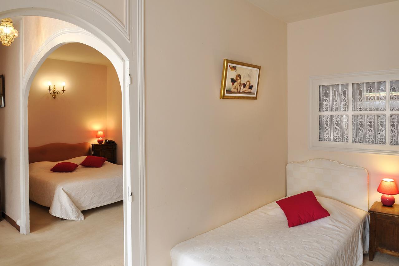 Logis Manoir De La Giraudiere Beaumont-en-Véron Zewnętrze zdjęcie